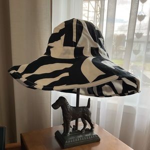 H&M tribute to Marimekko sun hat.  Size large